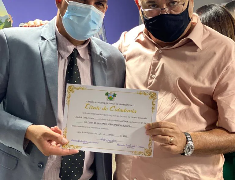 João Mádison recebe título de cidadão de Lagoa de São Francisco das mãos do vereador KL