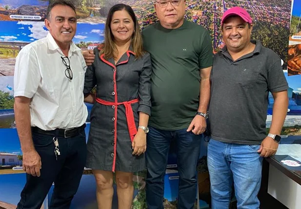 João Mádison visita cidade de Brasileira
