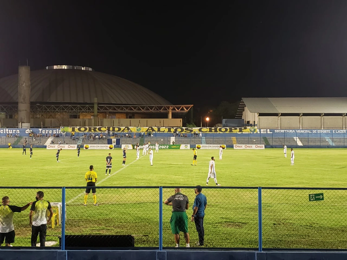 Lindolfo Monteiro recebe Altos e Parnahyba