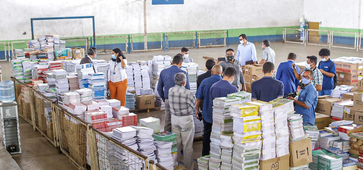 Livros da Secretaria Municipal de Educação