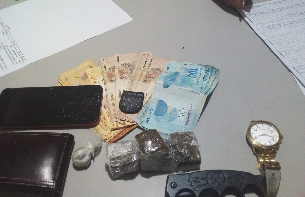 Material apreendido com o acusado na Curva São Paulo