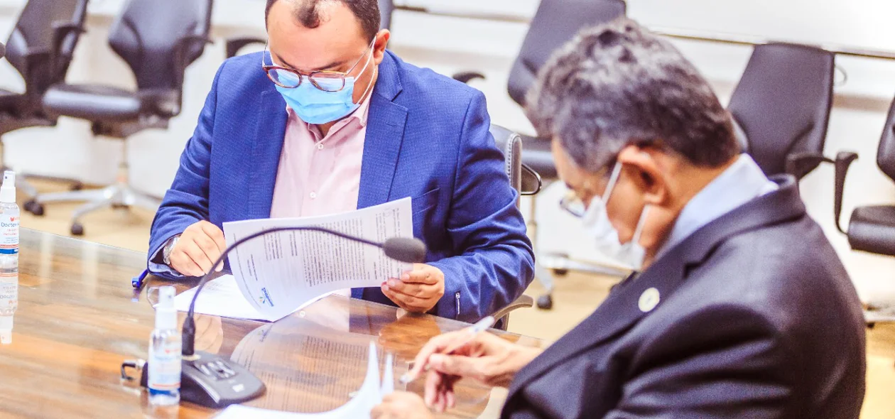 O contrato que autoriza a instituição a realizar o concurso público