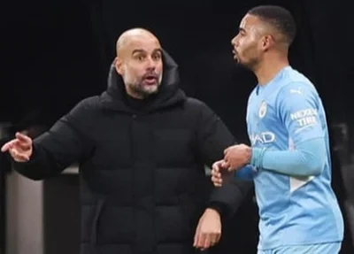 Pep Guardiola e Gabriel Jesus