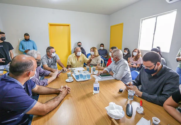 Prefeito de Teresina em reunião com o secretário nacional de Assistência Social
