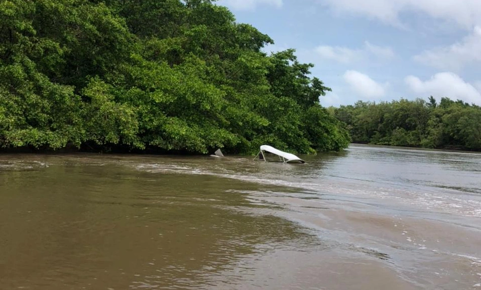 Prefeito resgata família após naufrágio no litoral do Piauí