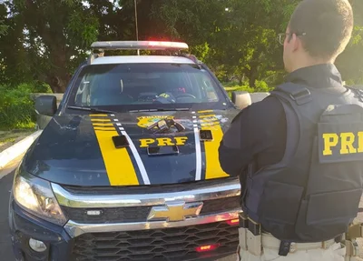 PRF prende homem acusado de porte ilegal de arma de fogo em Teresina