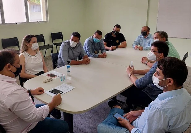 Reunião no DHPP