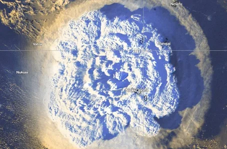 Tonga emitiu um alerta de tsunami após a erupção de um vulcão submarino