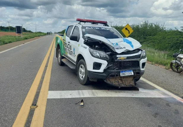 Viatura ficou destruída