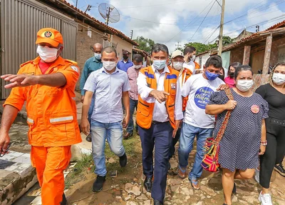 Wellington Dias durante visita a Teresina