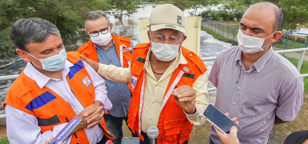 Wellington Dias e Dr. Pessoa visitaram áreas alagadas em Teresina