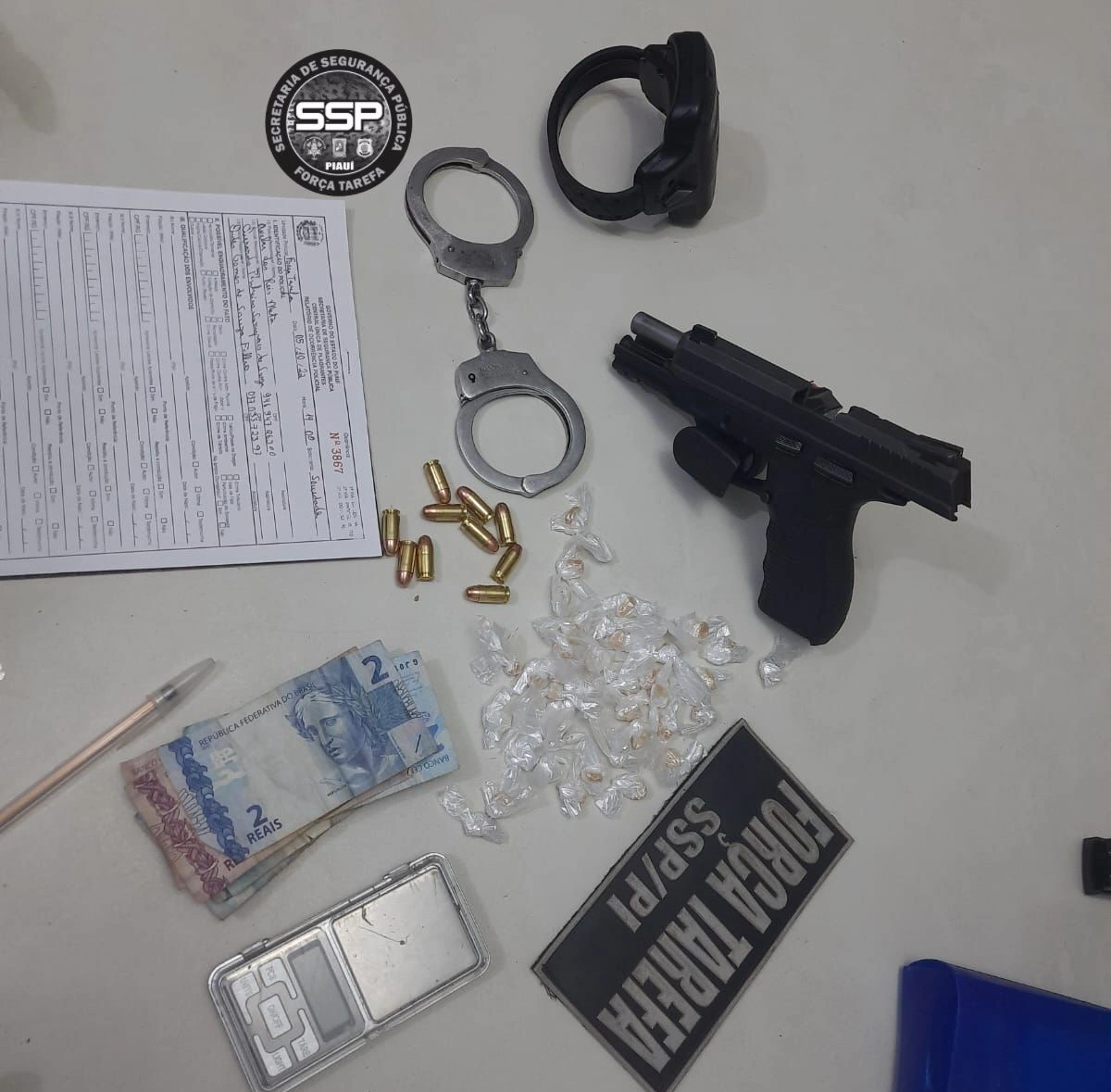 Acusado de tráfico de drogas é preso com armas e munições em Teresina