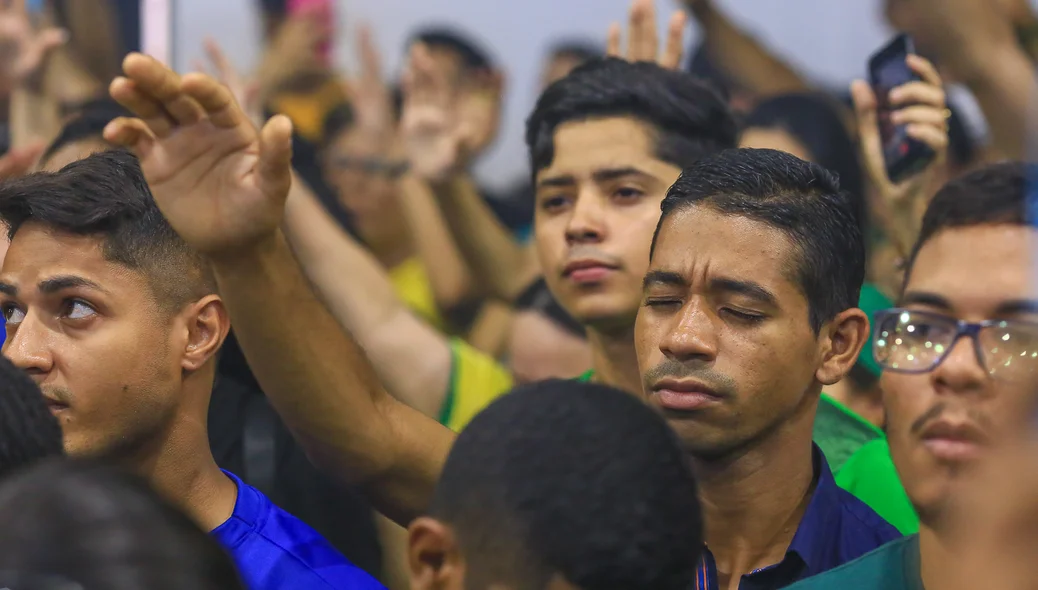 Apoiadores em oração