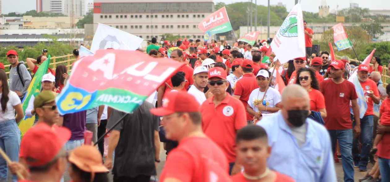 Ato pró-Lula na ponte da Amizade