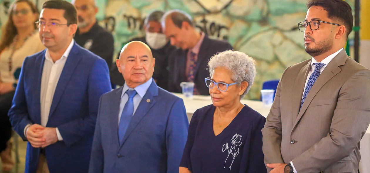 Autoridades realizam entrega de certificados para internos na Penitenciária Major César Oliveira