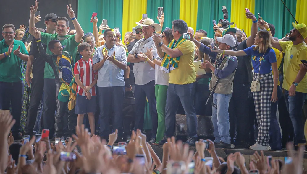 Bolsonaro e aliados no palanque