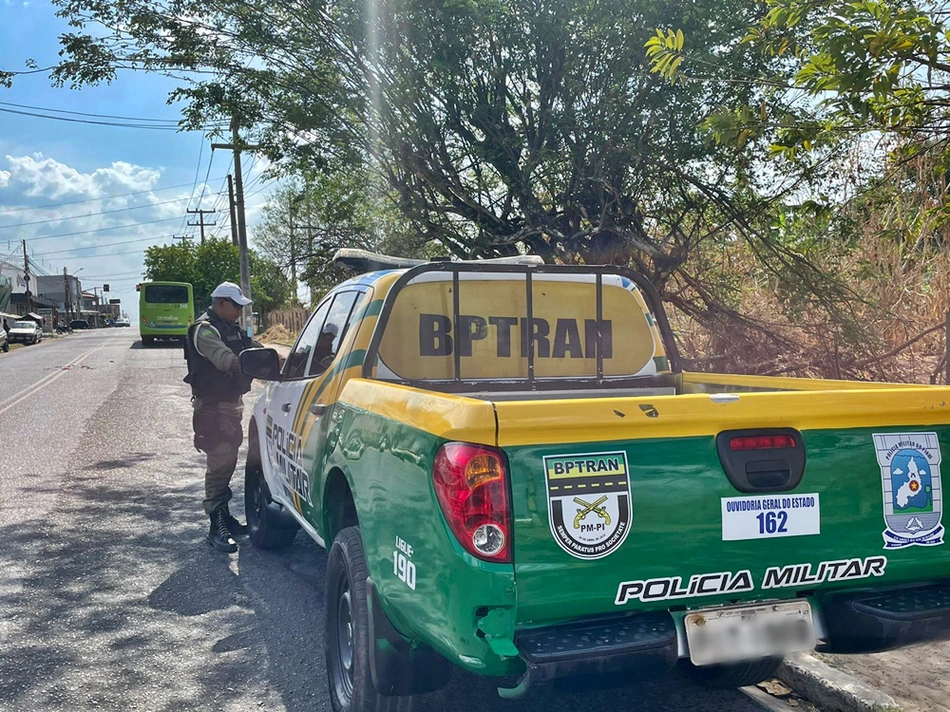 BPTran no local do acidente na avenida Noé Mendes