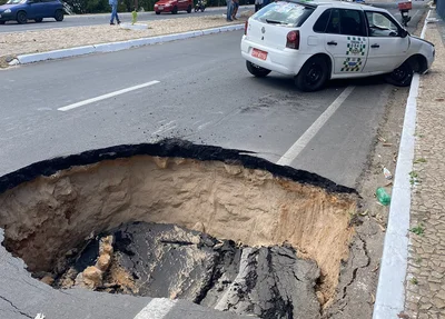 Buraco na Avenida Maranhão