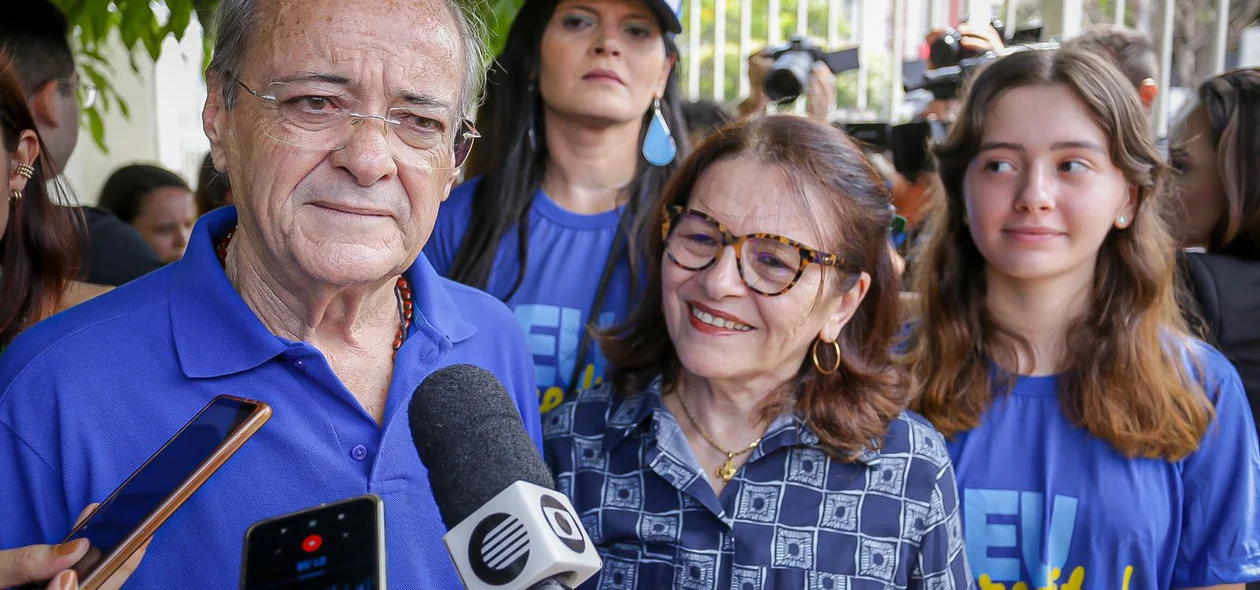 Candidato Sílvio Mendes com sua família