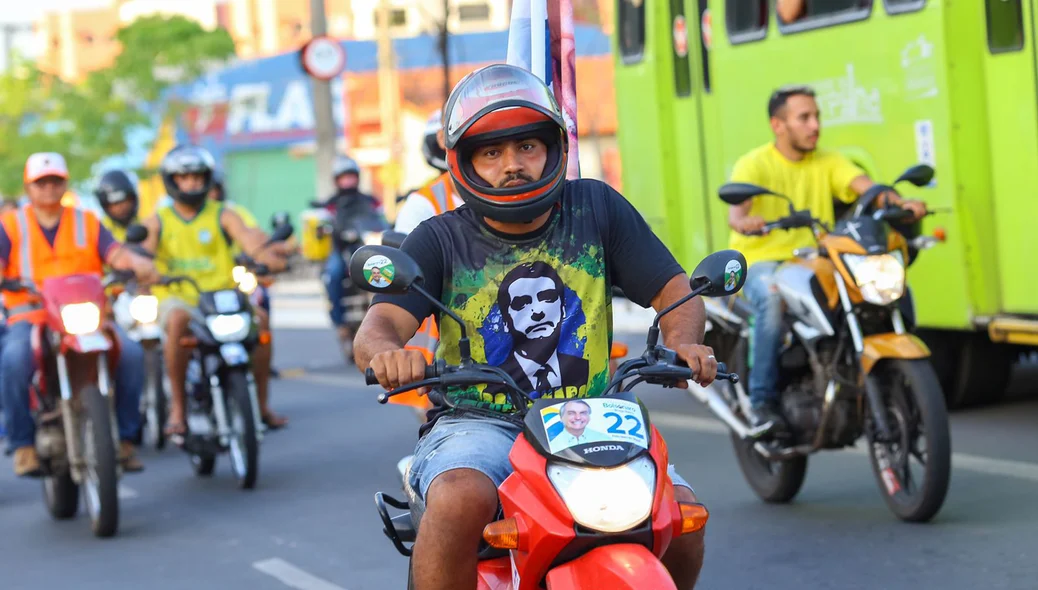 Carreata seguiu pelas principais ruas da zona leste