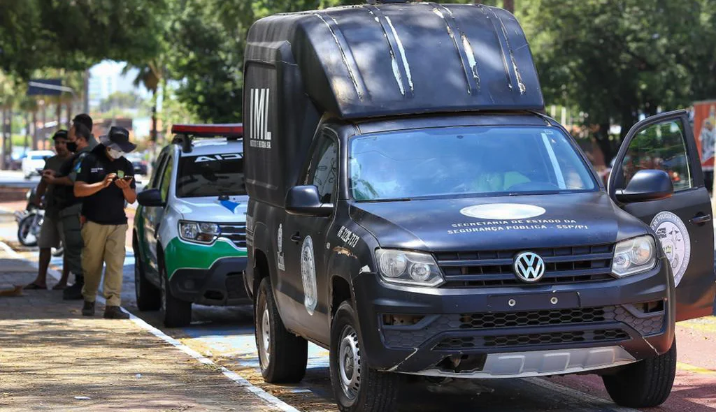 Carro do IML