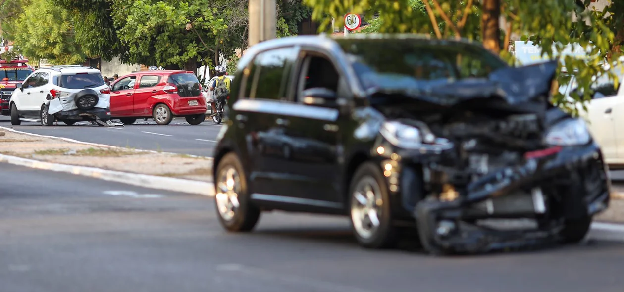 Carros envolvidos no acidente
