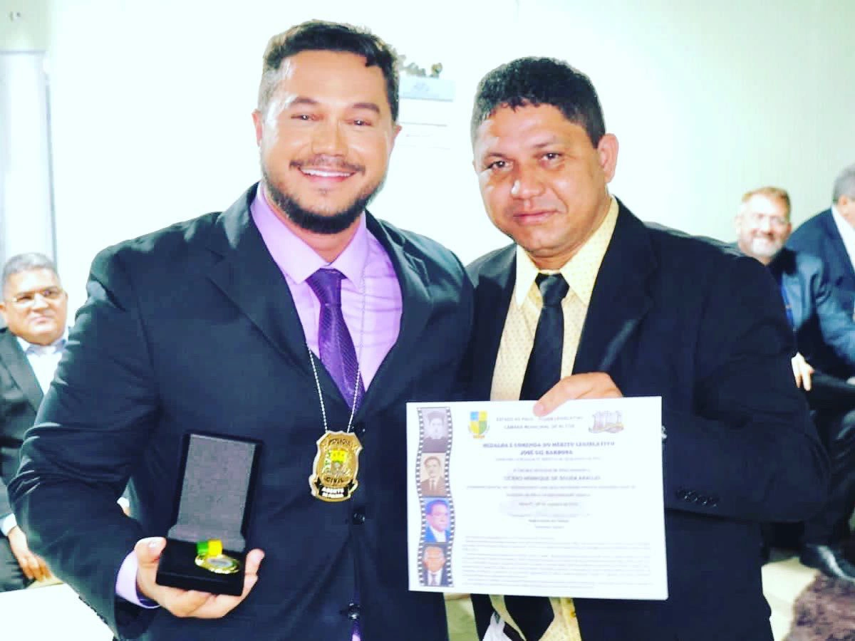 Chefe de investigação do 14º DP recebe medalha e comenda do Mérito Legislativo José Gil Barbosa