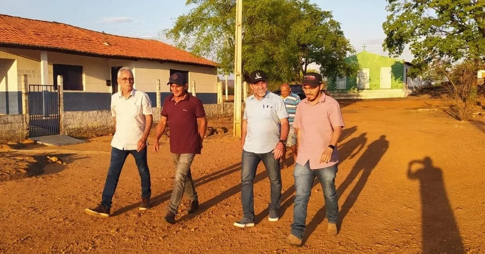 Construção de quadras esportivas na zona rural de Oeiras