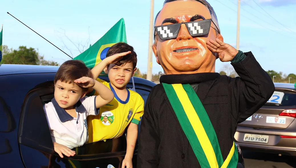 Crianças participaram da carreata