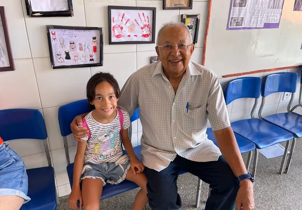 Dr. Pessoa chega para votar