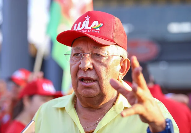 Dr. Pessoa participa de carreata pró-Lula em Teresina
