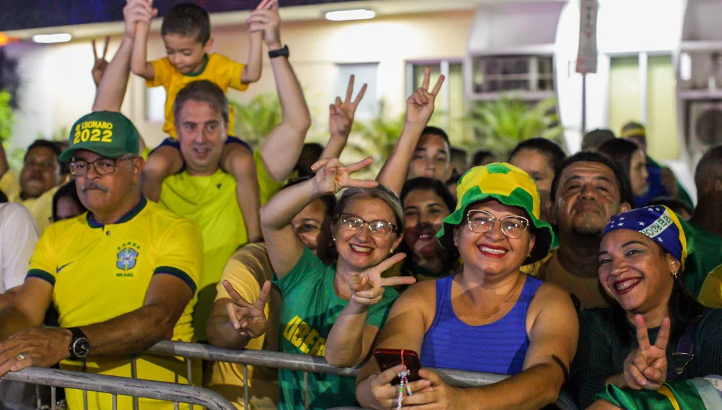 Eleitores de Bolsonaro no aeroporto