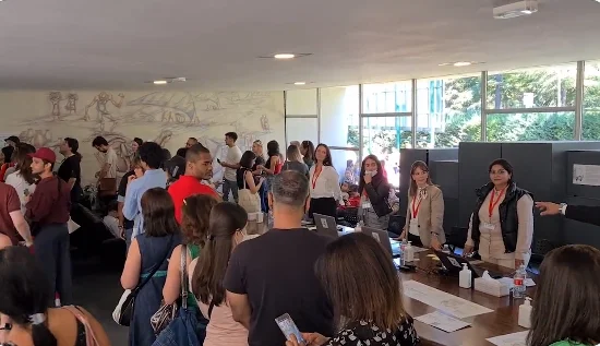 Em Madri, seção eleitoral tem combo de pão de queijo, coxinha e guaraná a R$ 37