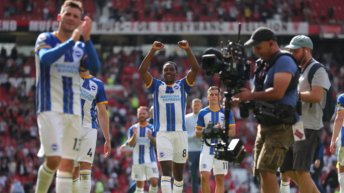 Enock no confronto entre Brighton e Manchester United