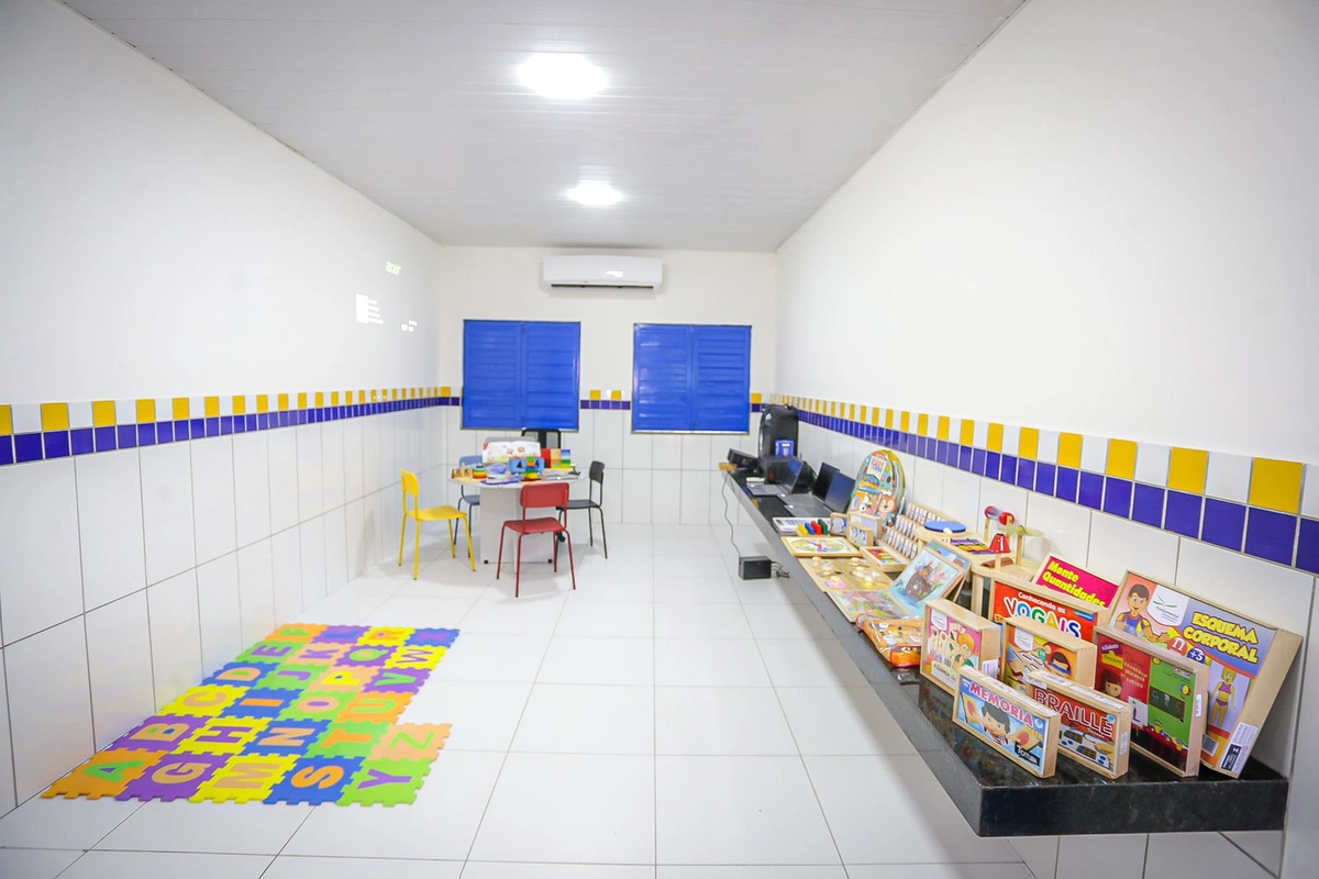 Escola Jornalista Emílio Falcão