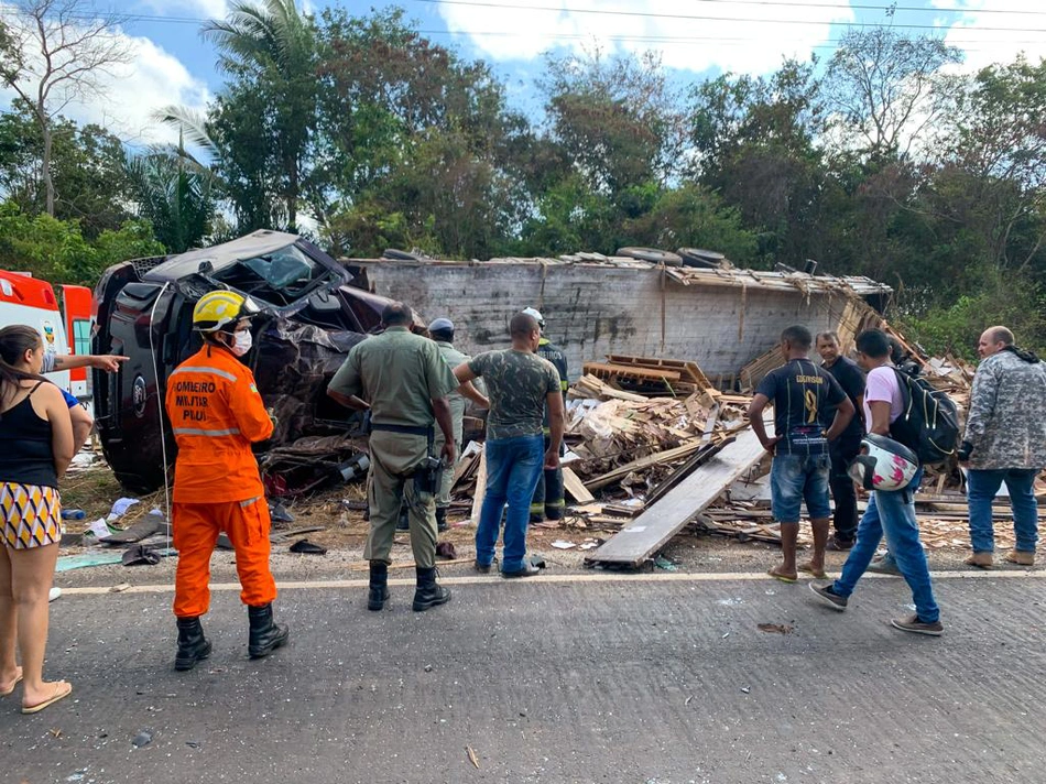 Escombros do caminhão
