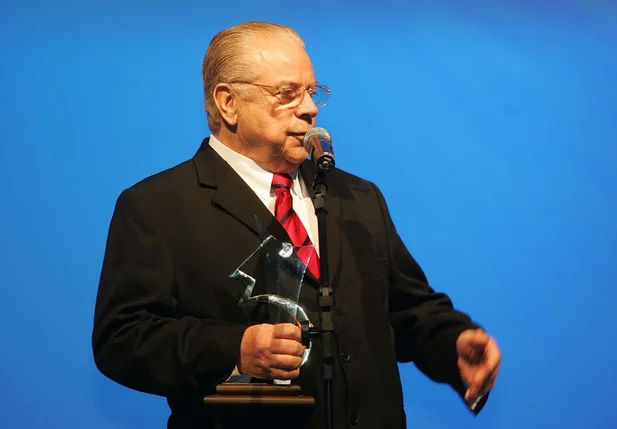 Ethevaldo Siqueira