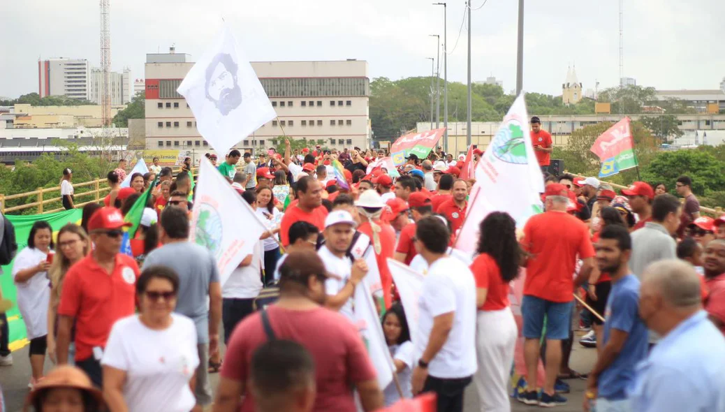 Evento pró-Lula na ponte da Amizade