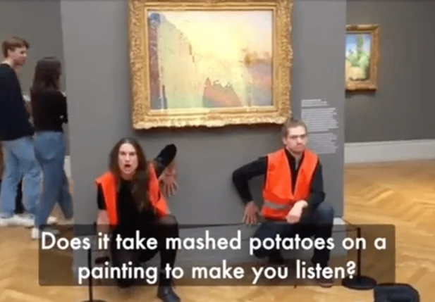 Extremistas do movimento ambientalista Última Geração, depois de atacarem um quadro centenário do pintor francês Claude Monet