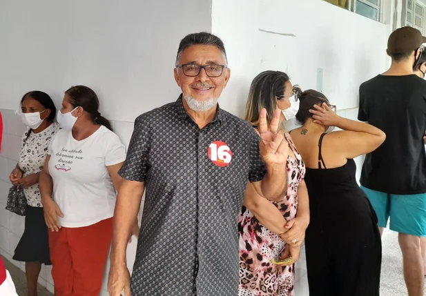 Geraldo Carvalho em sua seção eleitoral