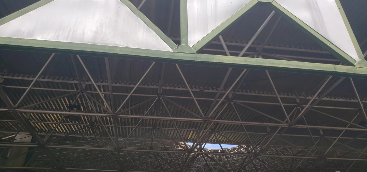 Ginásio Verdão teve cobertura destruída por ventania
