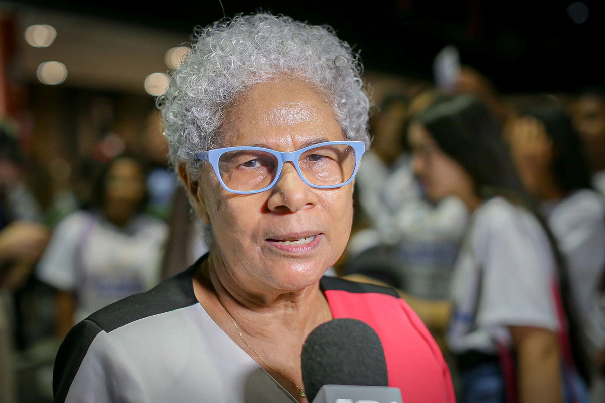 Governadora Regina Sousa
