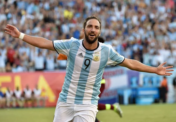 Higuain anuncia aposentadoria