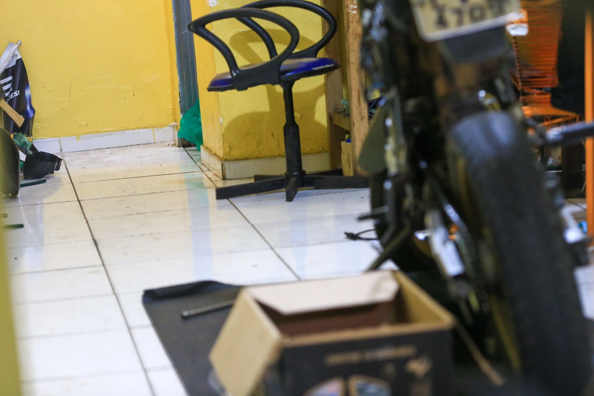 Homem caiu morto no banheiro da oficina