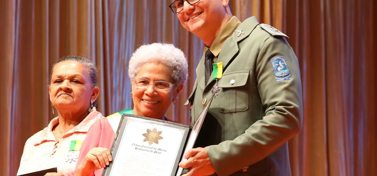 Homenageado recebe Medalha de Honra ao Mérito Renascença