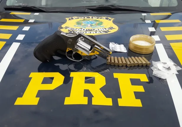 Itens apreendidos pela PRF em Monte Alegre do Piauí