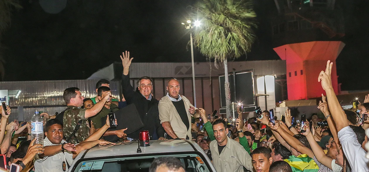 Jair Bolsonaro no aeroporto de Teresina