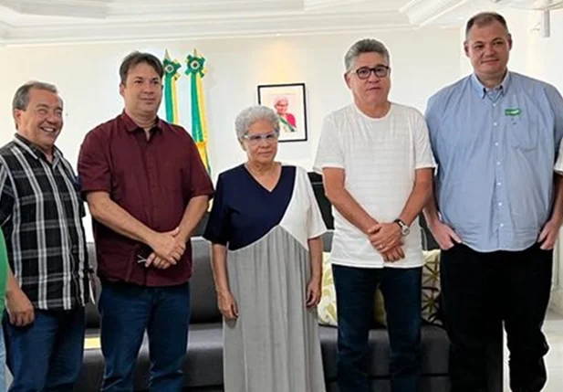João Mádison em reunião com a governadora Regina Sousa