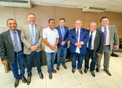 Joel Rodrigues visita vereadores de Teresina