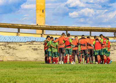 Jogadores do Fluminense-PI sub-20 reunidos